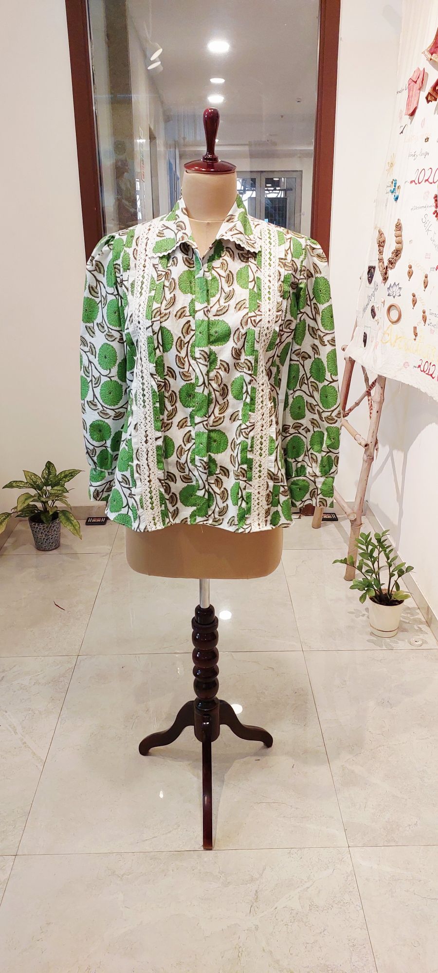 Meadow lace Floral Women's Shirt