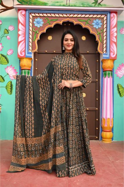 Mul Cotton Lehenga Set Neutral shade