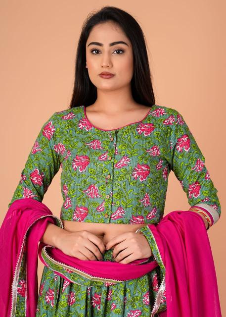 Gulabi Dupptta Green Lehenga