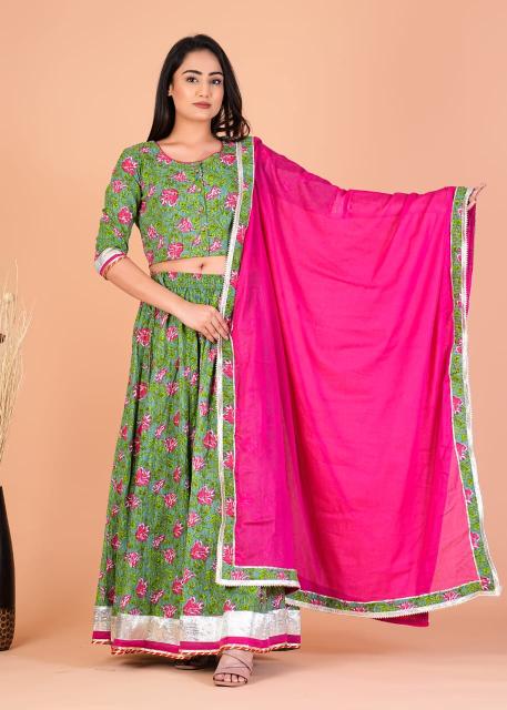 Gulabi Dupptta Green Lehenga set