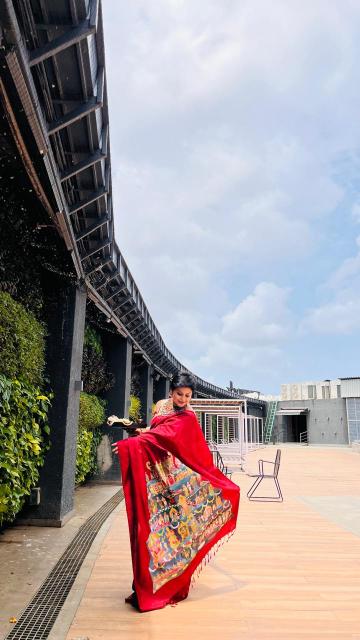 Handpainted Silk , painted sarees, hand painting sarees, painting sarees online, hand painted floral sarees, painting saree, floral hand painted saree, painted saree, designer hand painted sarees, hand painted sarees india, hand painted silk sarees