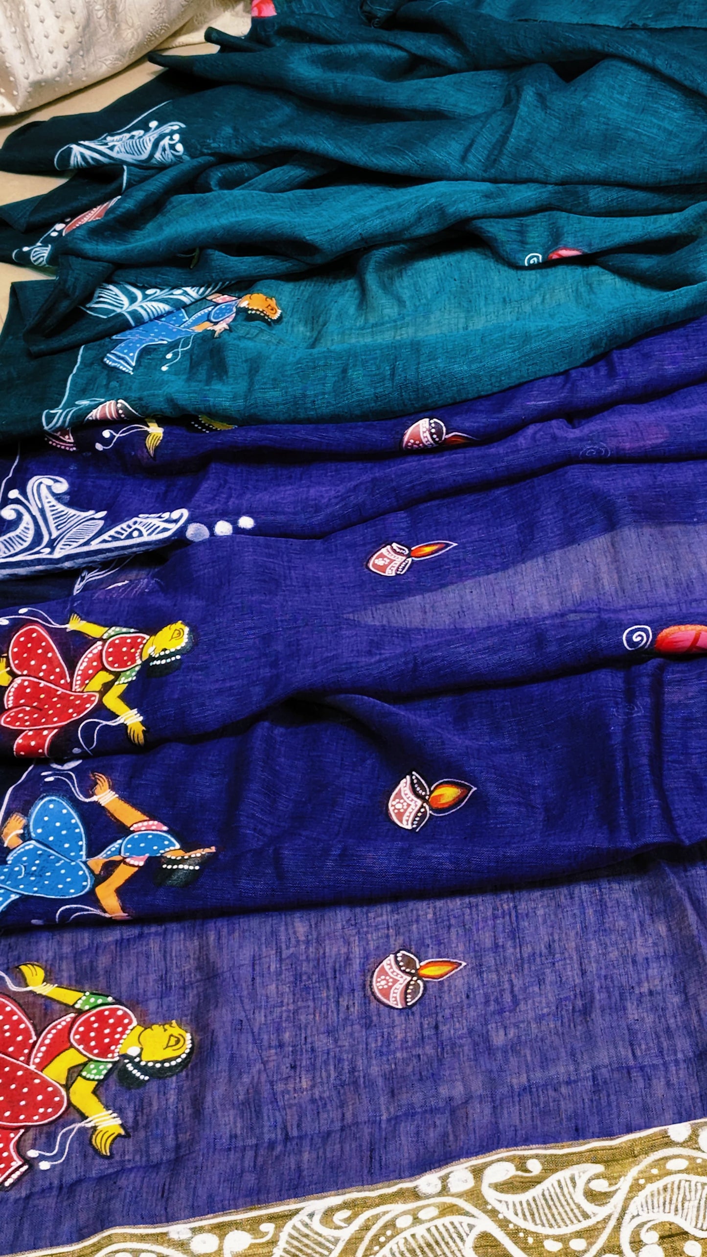 painted sarees, hand painting sarees, painting sarees online, hand painted floral sarees, painting saree, floral hand painted saree, painted saree, designer hand painted sarees, hand painted sarees india, hand painted silk sarees