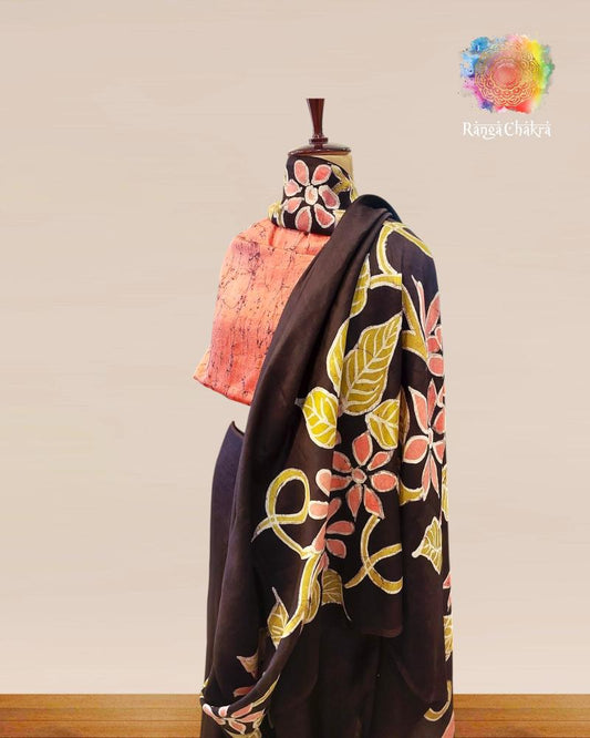 Batik Silk saree, Handpainted Sarees,  Durga Puja Silk sarees, Abstract Sarees, Minimal Saree, Batik Saree, Ranga Chakra, Saree, Silk, Batik, Floral, Indian Fashion, Ethnic, Handmade, Women's Clothing, Traditional, Luxury, Handloom, Party Wear, Wedding Guest, Gifts for Her.