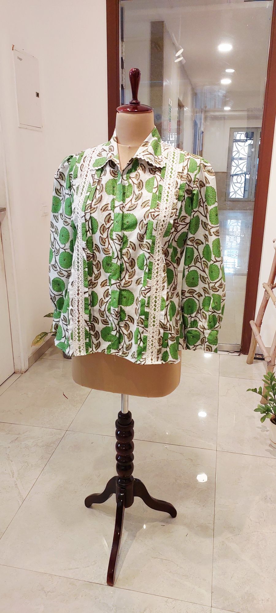 Meadow lace Floral Women's Shirt