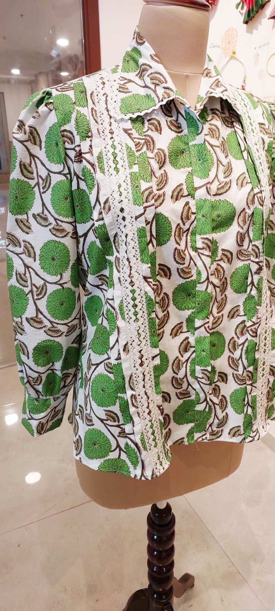 Meadow lace Floral Women's Shirt