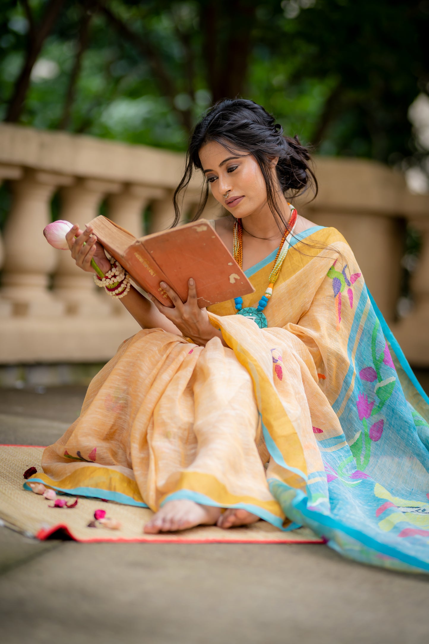 Linen Jamdani Buddha Saree