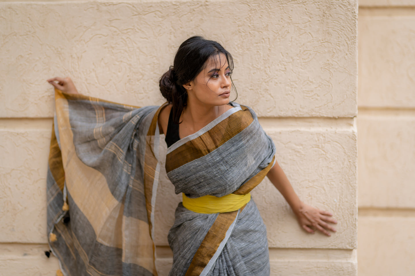 Linen saree grey