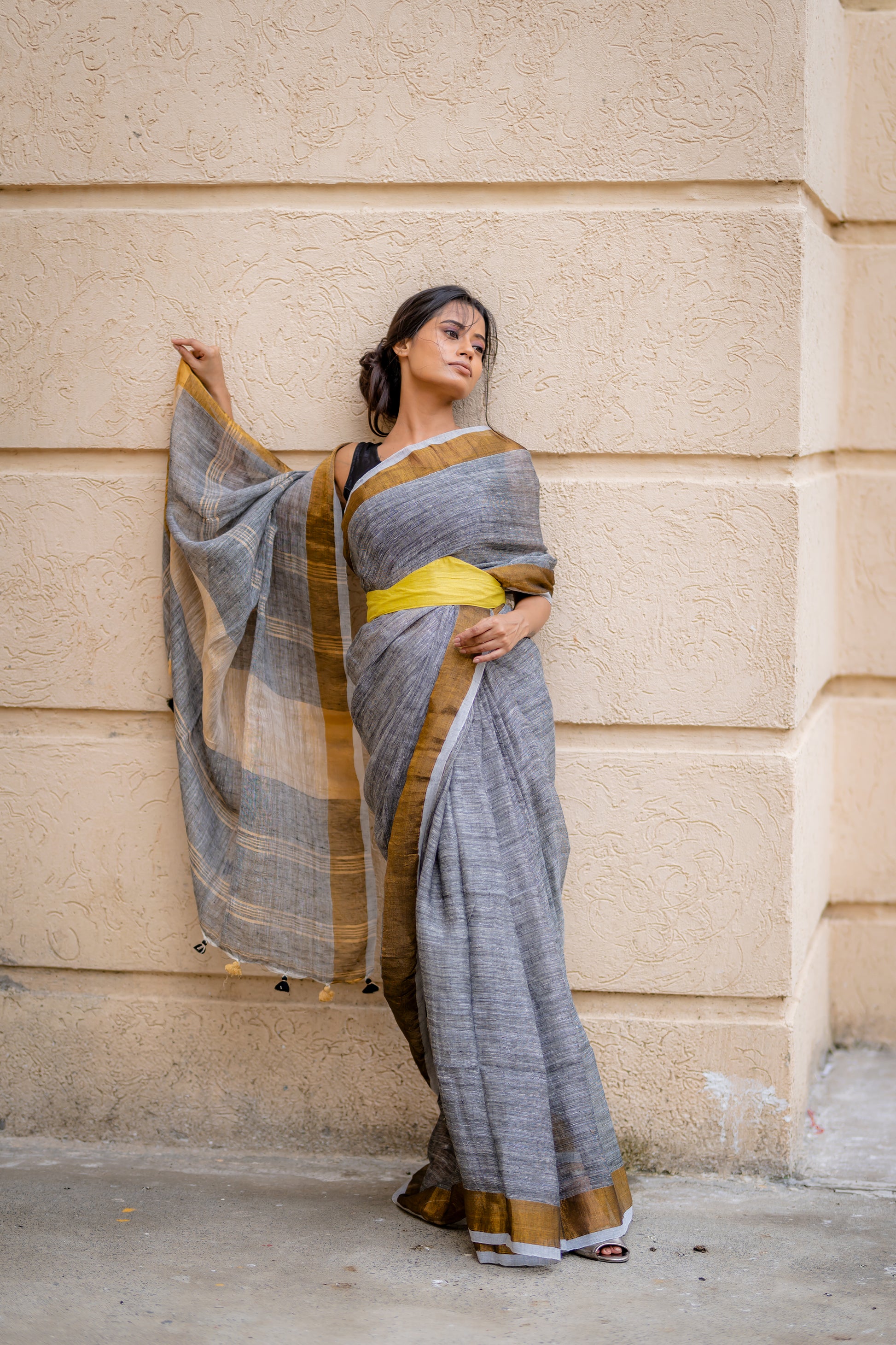 Linen saree grey zari border