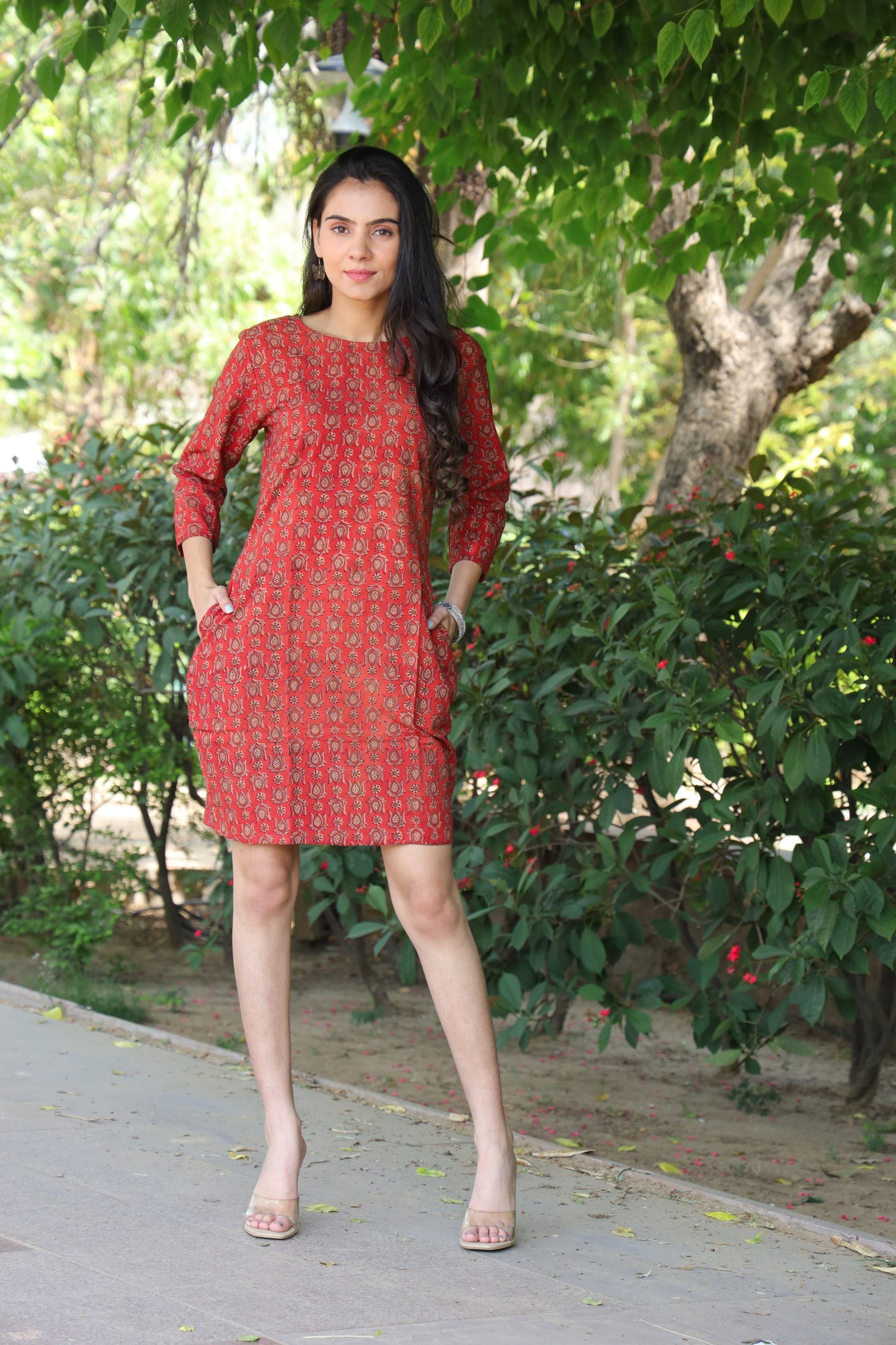 Shift dress brick red with inserted pockets