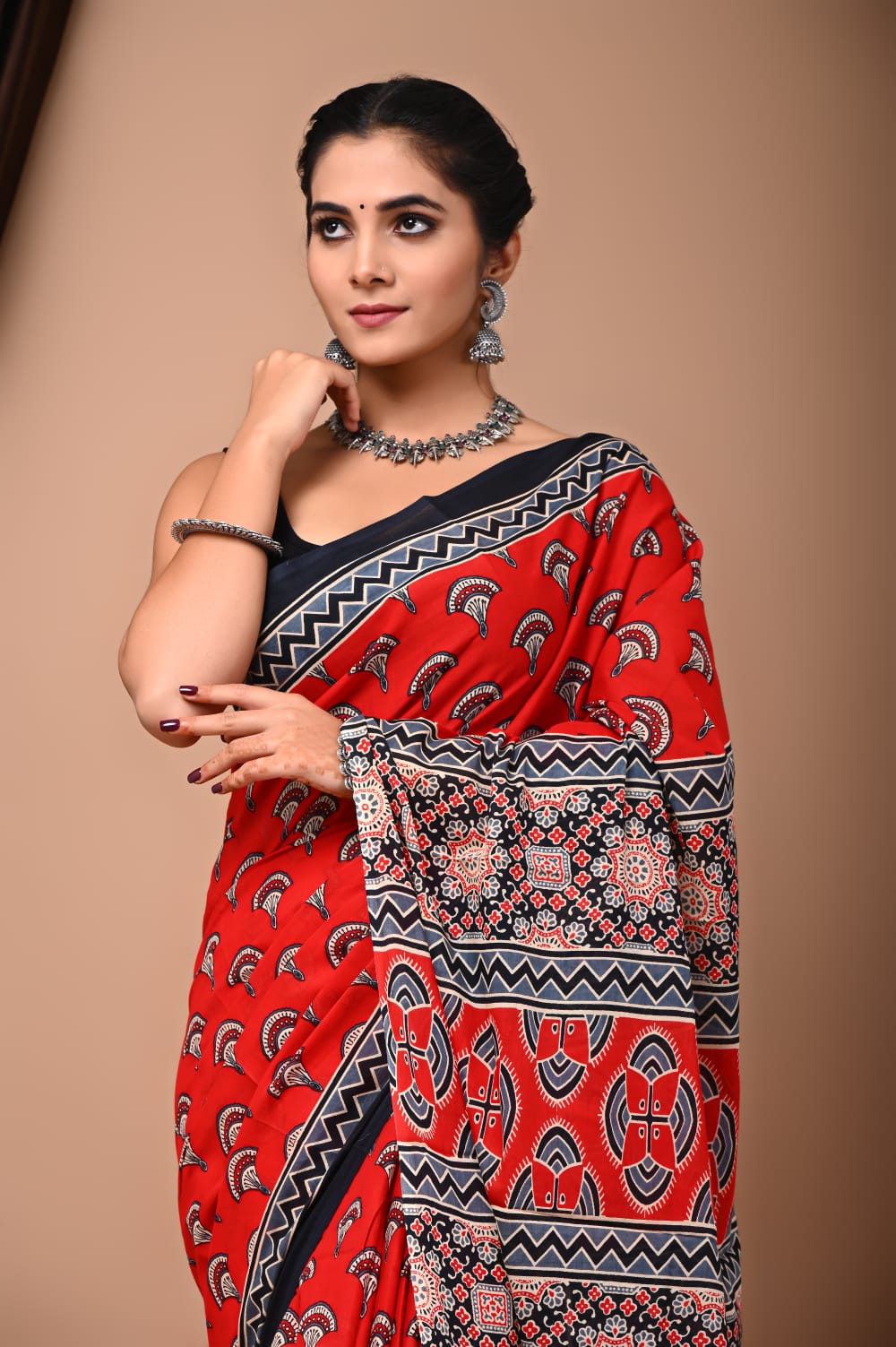 Quirky Red Mul Mul Cotton saree