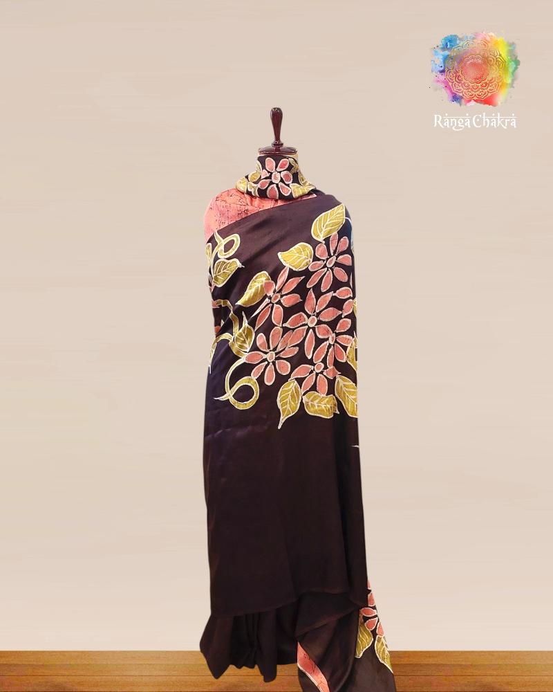 Batik Silk saree, Handpainted Sarees,  Durga Puja Silk sarees, Abstract Sarees, Minimal Saree, Batik Saree, Ranga Chakra 