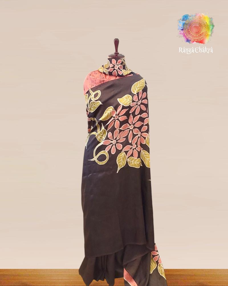 Batik Silk saree, Handpainted Sarees,  Durga Puja Silk sarees, Abstract Sarees, Minimal Saree, Batik Saree, Ranga Chakra 