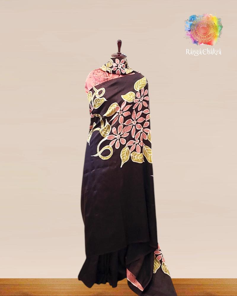 Batik Silk saree, Handpainted Sarees,  Durga Puja Silk sarees, Abstract Sarees, Minimal Saree, Batik Saree, Ranga Chakra 